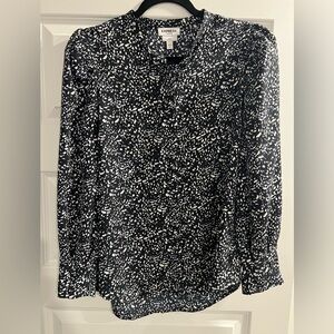 Beautiful puff sleeve Express portofino slim fit blouse. Size medium